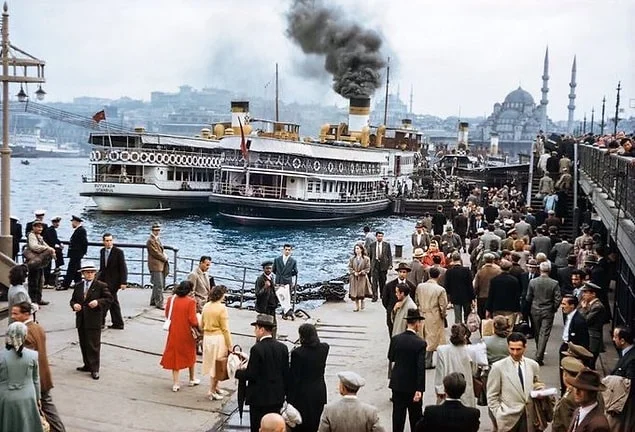 Karaköy İskelesi, İstanbul, 1950.webp