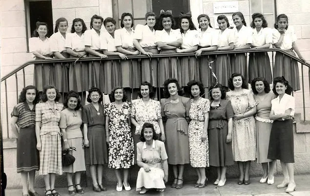 Kız Lisesi öğretmen ve öğrencileri, Kastamonu, 1955.webp