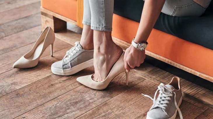 Rüyada ayakkabı denemek.webp